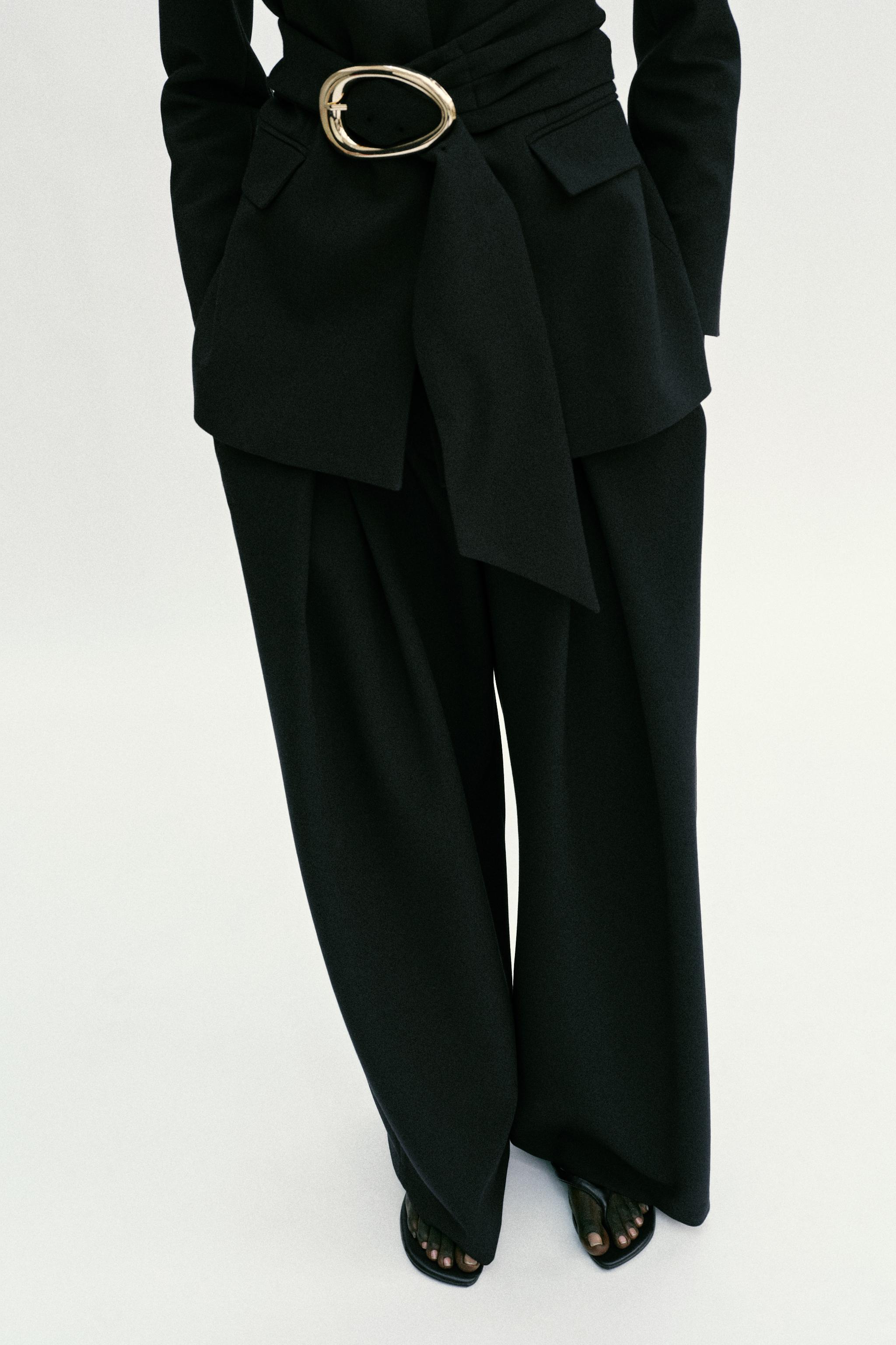 HIGH-WAISTED PLEATED PANTS